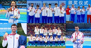 支持球队！欧文坐在场边观看独行侠对阵湖人的比赛